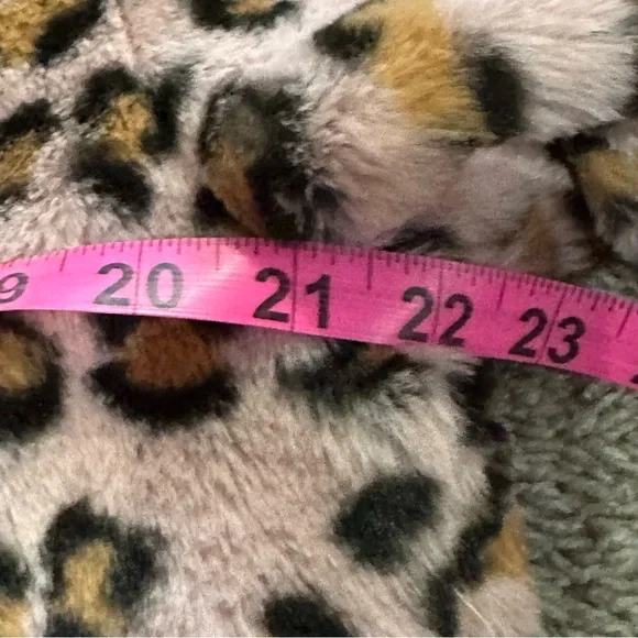 Pink Victoria's Secret Leopard Cheetah Fur Zip Teddy Bomber Jacket NWT - Picture 3 of 9